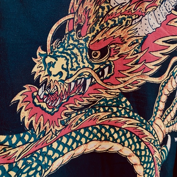 100% Silk Avanti Enter The Dragon shirt excellent condition - Picture 9 of 9